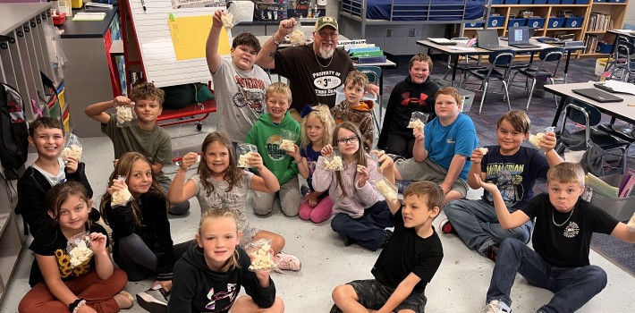 Mr. Reilly’s 3rd grade class enjoyed a fresh snack!